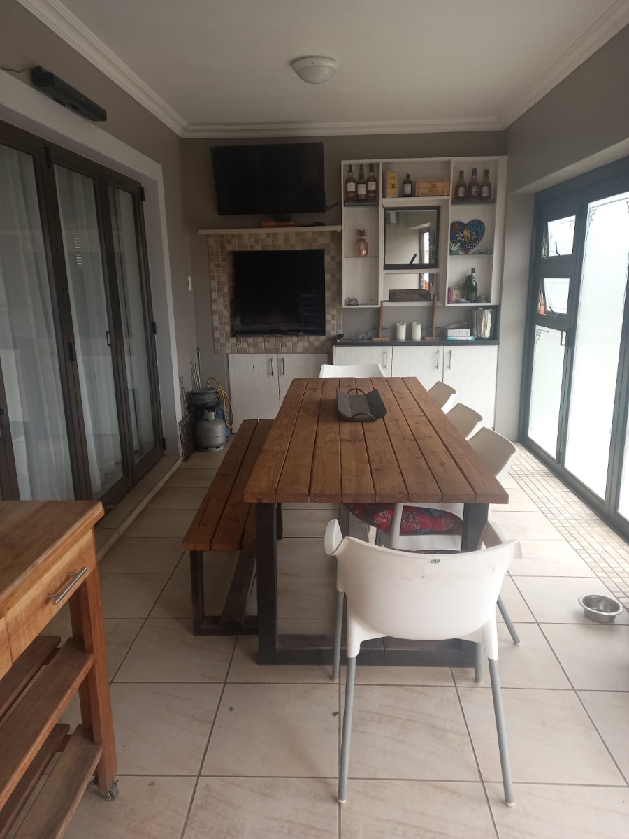 3 Bedroom Property for Sale in Kraaibosch Western Cape